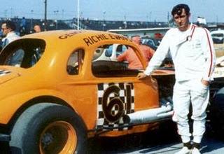 La Estrella de Nueva York Ganó Nueve Títulos de la Serie de Modificados de NASCAR