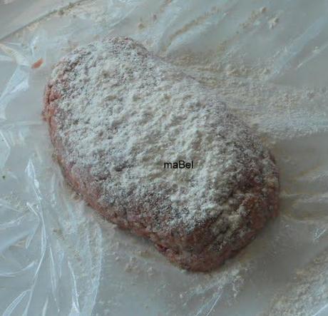 BIFTEKI GEMISTO  Albondigón griego relleno con queso