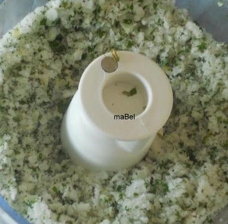 BIFTEKI GEMISTO  Albondigón griego relleno con queso