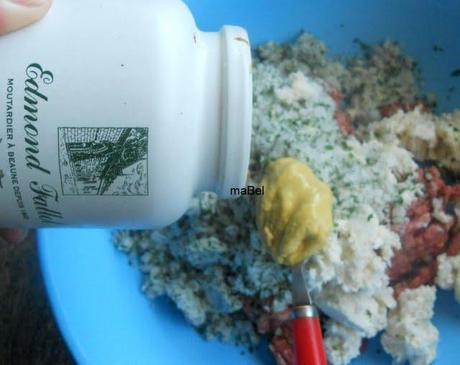 BIFTEKI GEMISTO  Albondigón griego relleno con queso