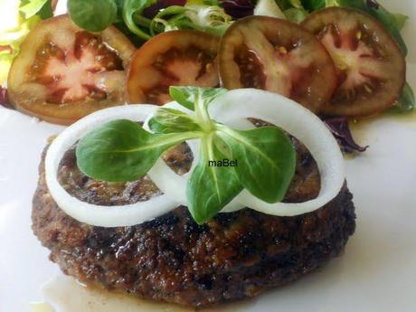 BIFTEKI GEMISTO  Albondigón griego relleno con queso