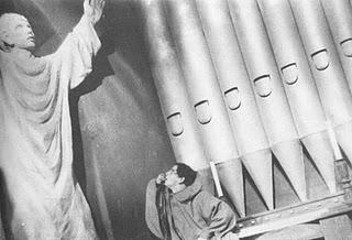 Conferencias magistrales sobre preservación, restauración y difusión de materiales fílmicos.