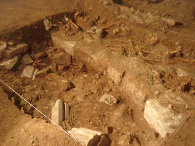 Reflexiones a propósito de la necrofilía y de la arqueología Reflexiones a propósito de la necrofilía y de la arqueología