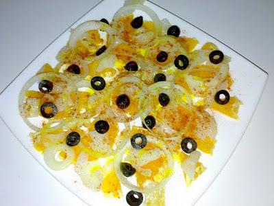 Ensalada de naranja y bacalao con aceites aromáticos