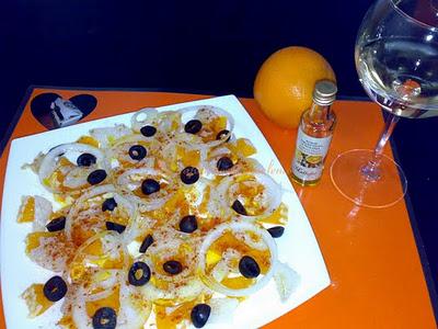 Ensalada de naranja y bacalao con aceites aromáticos