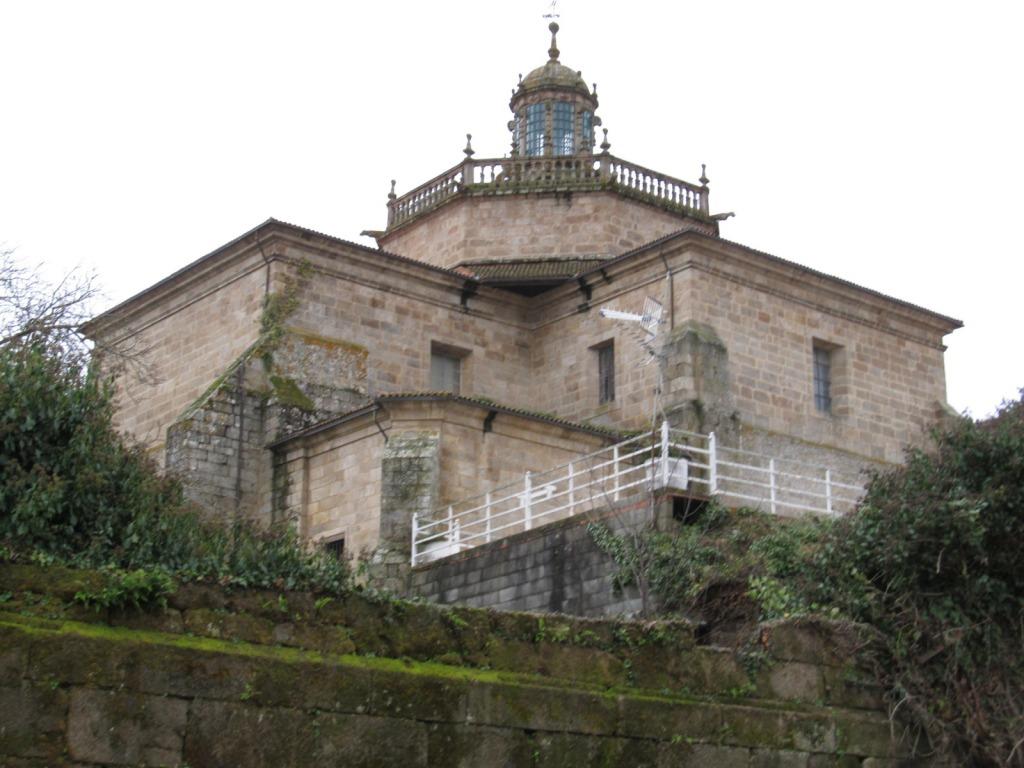 Vista posterior de la Iglesia de Celanova (Orense, Galicia - España)