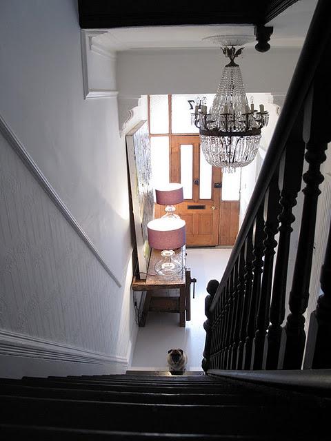 Un recibidor al que le han lavado la cara