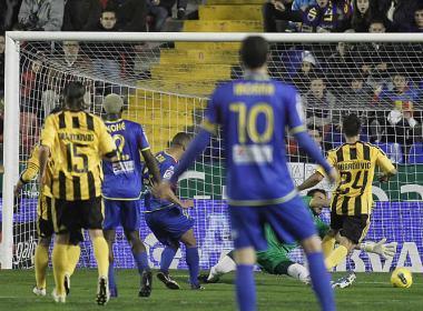 Martínez buscando soluciones para el @LevanteUD