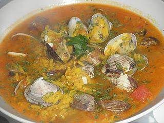 Sopa de almejas con arroz
