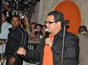 Vinil retorna escenarios...