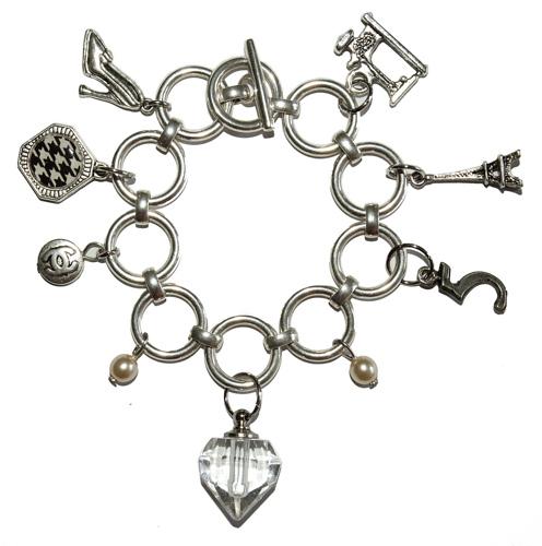 “La moda desaparece, el estilo permanece”