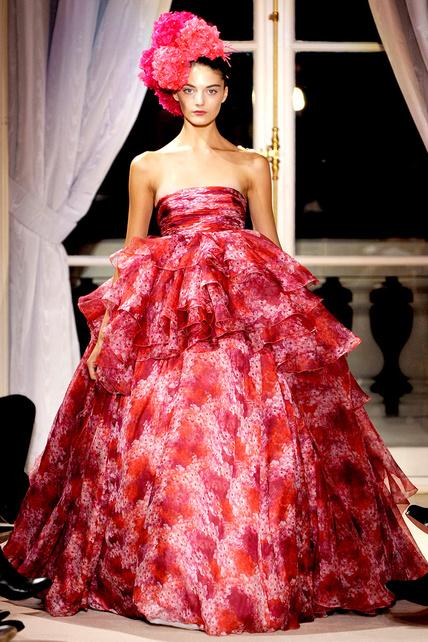 Giambattista Valli se acerca a los grandes