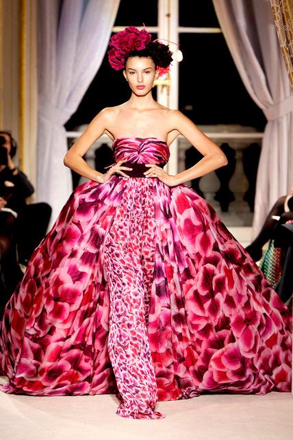 Giambattista Valli se acerca a los grandes