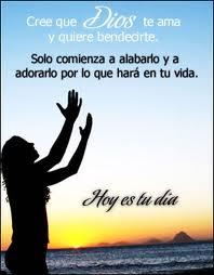 Orando delante del Dios del cielo