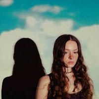 Holly Humberstone estrena Dive