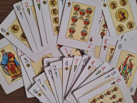 Juegos de cartas para jugar con niños con la baraja española