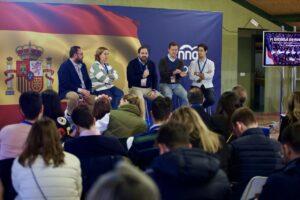 Velázquez anuncia en un acto de NNGG que este año presentará una promoción de viviendas para jóvenes en Toledo