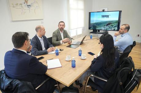 Educación y Toro Verde abordan la cabida que la FP puede tener en el desarrollo de este proyecto en Cuenca