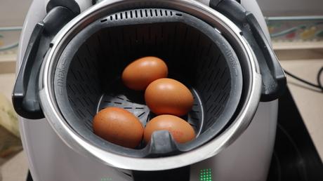 thermomix preparando huevos duros varoma
