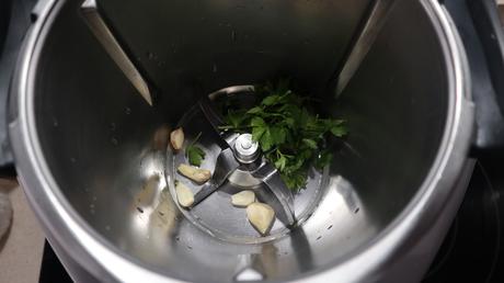 picando-ajo-perejil-thermomix-receta picando ajo perejil thermomix receta