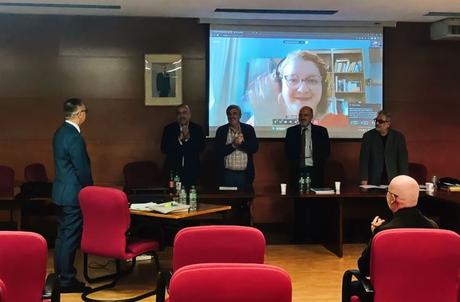 Una Santa Política: La Reforma del Carmelo Descalzo y la conflictiva situación político-religiosa hispana durante el siglo XVI