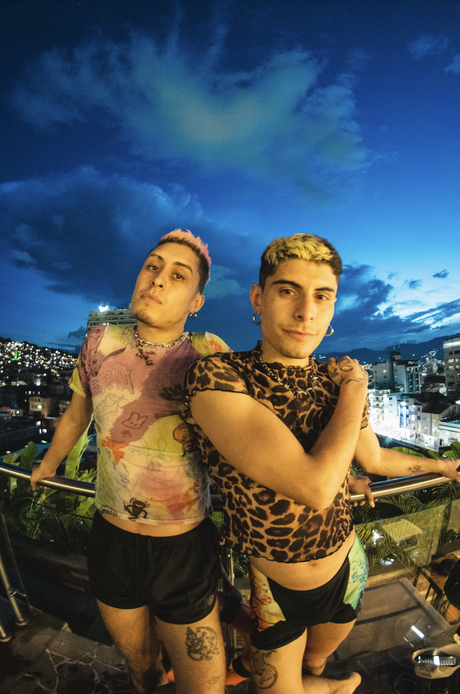 Metalengua lanza video single con Rosario Alfonso y anuncia participación en WOMAD Chile 2024 Efe4iYr9K9fy