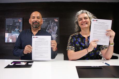 Felipe Mella, director ejecutivo de GAM y Elodie Fulton, directora de Ch.ACO