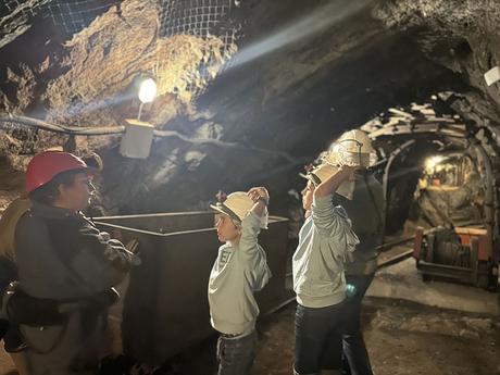 Bajamos a una mina viva en Escucha (Teruel) Bajamos a una mina viva en Escucha (Teruel)