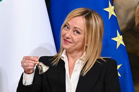 Una platea fascista para ver la decadencia