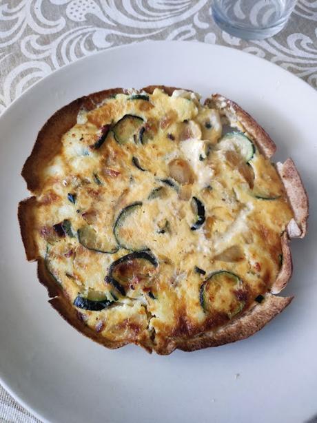 QUICHE EXPRES DE CALABACIN, CEBOLLA Y BACALAO