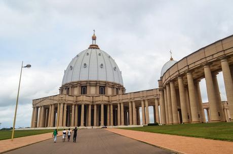15 mejores lugares para visitar en Costa de Marfil Basílica de Nuestra Señora de la Paz, Yamoussoukro, Costa de Marfil