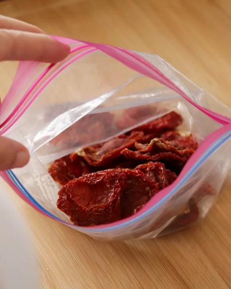 tomates secos al sol conserva