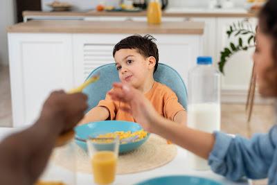 Saltarse el desayuno aumenta probabilidades de obesidad infantil
