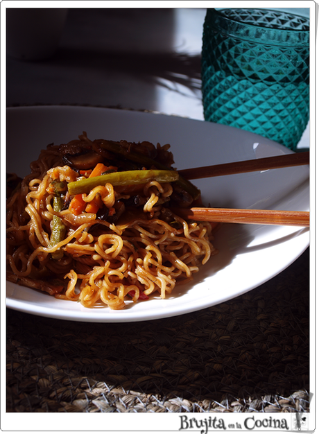 Fideos Yakisoba con verduras express Fideos Yakisoba con verduras express