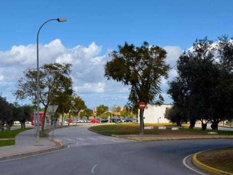 HAN COMENZADOLAS OBRAS DEL CARRIL BICI QUE CONECTARÁ LA RED EXISTENTE CON EL NUDO DE TRANSPORTES EN OLIVAR DE QUINTOS HAN COMENZADOLAS OBRAS DEL CARRIL BICI QUE CONECTARÁ LA RED EXISTENTE CON EL NUDO DE TRANSPORTES EN OLIVAR DE QUINTOS