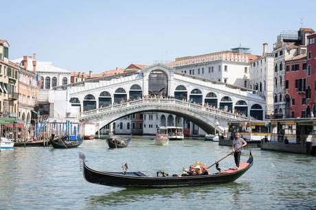 Descubre el puente Rialto de Venecia