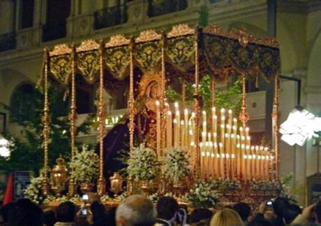 Vive la emocionante Semana Santa de Granada