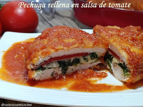 Pechuga rellena en salsa de tomate