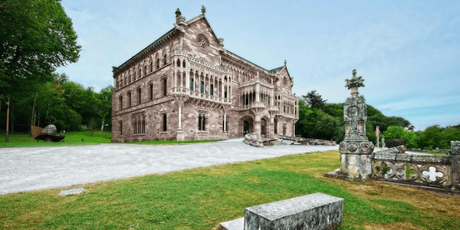 turismo en comillas La Capilla Panteón de Sobrellano