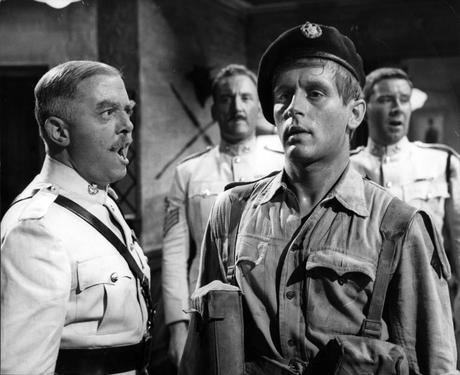 Una rareza coyuntural: Cañones en Batasi (Guns at Batasi, John Guillermin, 1964)