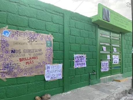 Estudiantes exigen acciones contra la violencia de género en la Preparatoria Soldado Damián Carmona