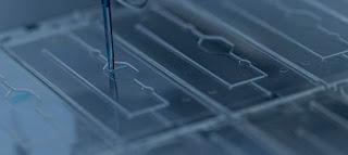 25 innovaciones en tecnología sanitaria para 2024 - 11. Microfluidos para aplicaciones de laboratorio en un chip