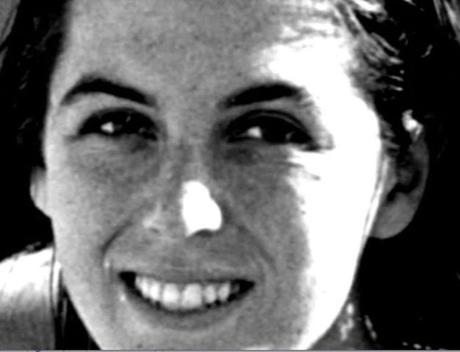 Un monolito en memoria de Diana Aron: La joven periodista embarazada detenida y desaparecida por la DINA.
