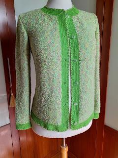 CHAQUETA DE ESTILO CHANEL TEJIDA CHAQUETA DE ESTILO CHANEL TEJIDA