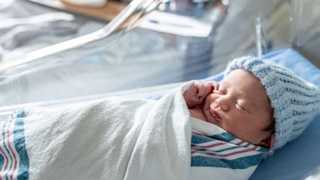 Ictericia en el neonato: causas síntomas y tratamiento