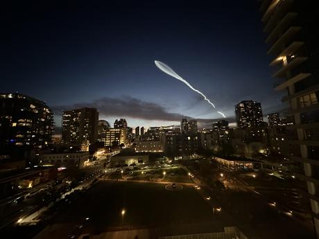 Residentes de San Diego miran asombrados cómo el cohete SpaceX deslumbra el cielo del sur de California – NBC 7 San Diego