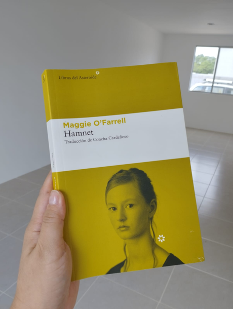 Ecos del pasado: Explorando la estructura narrativa y el estilo literario en ‘Hamnet’ de Maggie O’Farrell