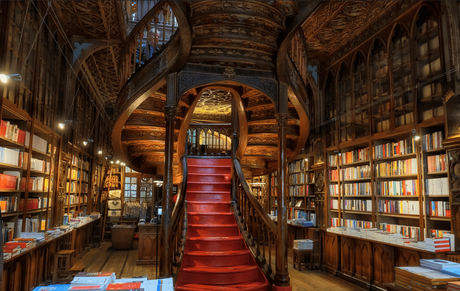 Descubre la LIBRERÍA LELLO DE OPORTO, un ícono global