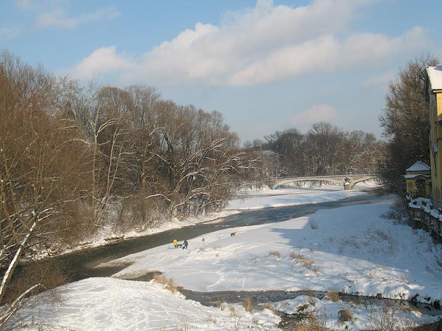 MUNICH EN INVIERNO - I: CAMINANDO CON EL ISAR