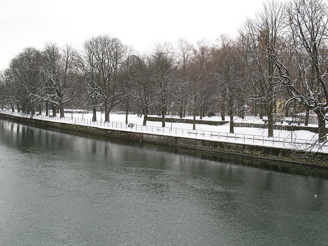 MUNICH EN INVIERNO - I: CAMINANDO CON EL ISAR